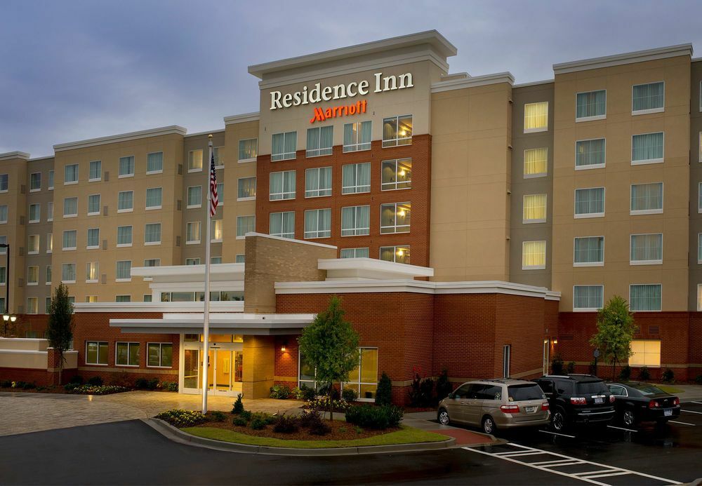 By Marriott Airport
